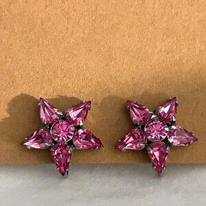 Vintage Coro pear cut pink rhinestone prong set star shaped screw back earrings